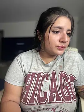 Snapshot of horny_roomiess chatting on March 1, 12:17 am horny roomiess online show from March 1, 12:17 am