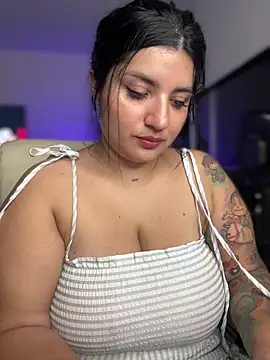 Snapshot of horny_roomiess chatting on March 8, 12:55 am horny roomiess online show from March 8, 12:55 am
