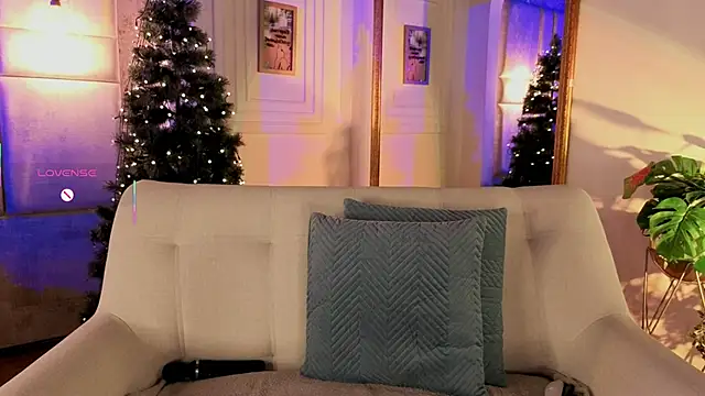 Victoria-Harper online show from December 19, 9:55 am