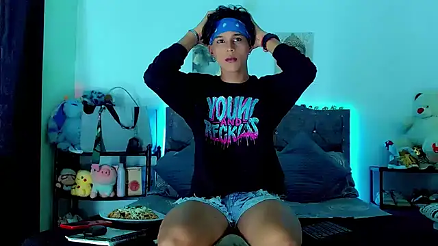 Liamscott  online show from February 7, 8:06 pm