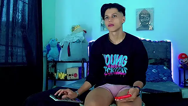 Liamscott  online show from March 3, 7:10 pm