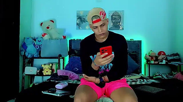 Liamscott  online show from March 14, 11:33 pm