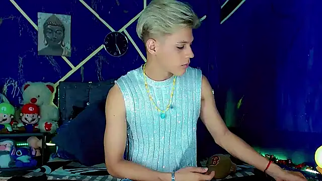 Liamscott  online show from May 12, 10:27 pm
