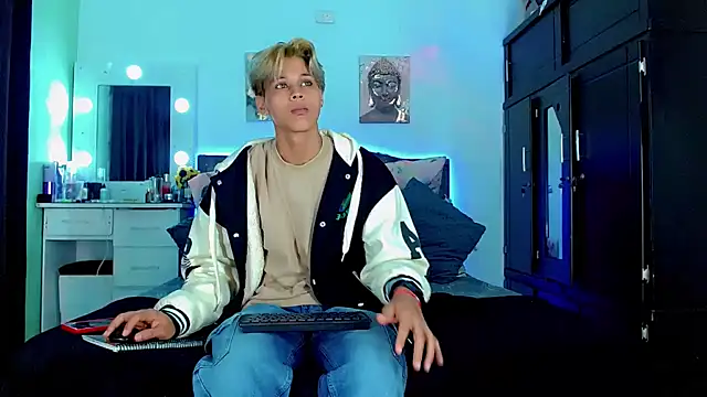 Liamscott  online show from September 20, 7:52 pm