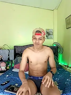 Liamscott  online show from March 28, 9:49 pm