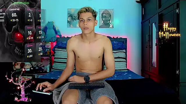 Liamscott  online show from October 14, 9:15 pm