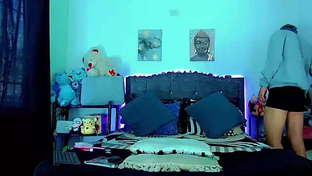 Liamscott  online show from March 13, 8:14 pm