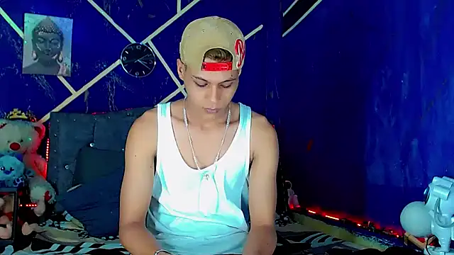 Snapshot of Liamscott_ chatting on June 9, 8:21 pm Liamscott online show from June 9, 8:21 pm
