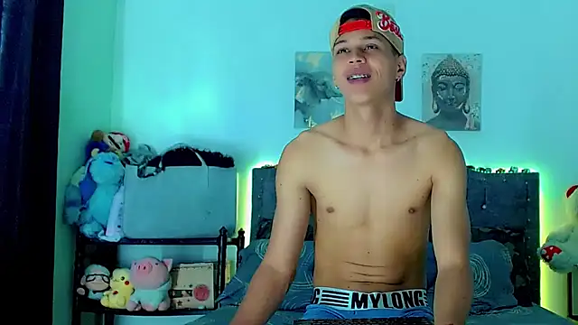 Liamscott  online show from February 11, 3:23 pm