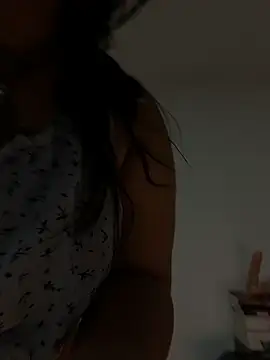 Snapshot of JulianaCastillo chatting on November 9, 9:13 am JulianaCastillo online show from November 9, 9:13 am