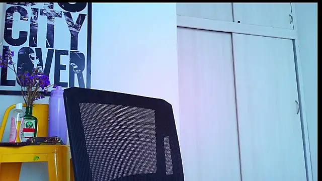 purple em69 online show from February 27, 6:52 pm