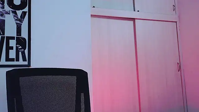 purple em69 online show from October 31, 8:22 am