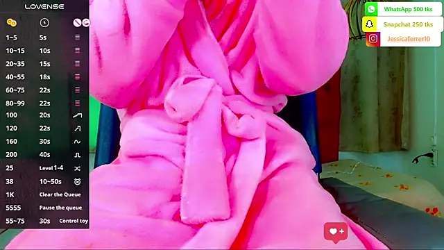 Snapshot of Jessica_smith_1 chatting on October 15, 11:29 am Jessica smith 1 online show from October 15, 11:29 am