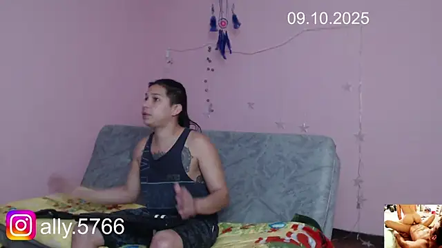 Snapshot of CoreAlejito chatting on October 9, 11:16 pm CoreAlejito online show from October 9, 11:16 pm