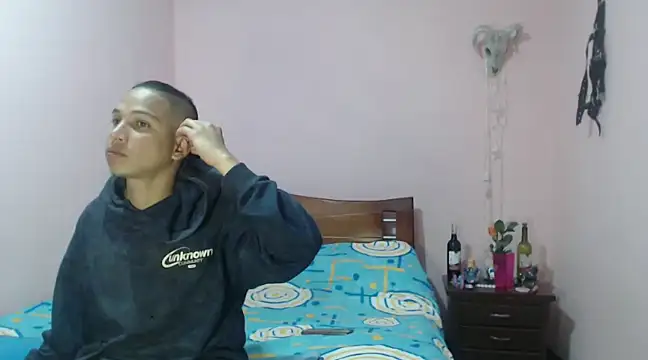 Snapshot of CoreAlejito chatting on March 10, 1:45 am CoreAlejito online show from March 10, 1:45 am