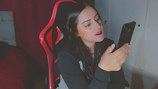 Noamartin  online show from January 6, 11:20 pm