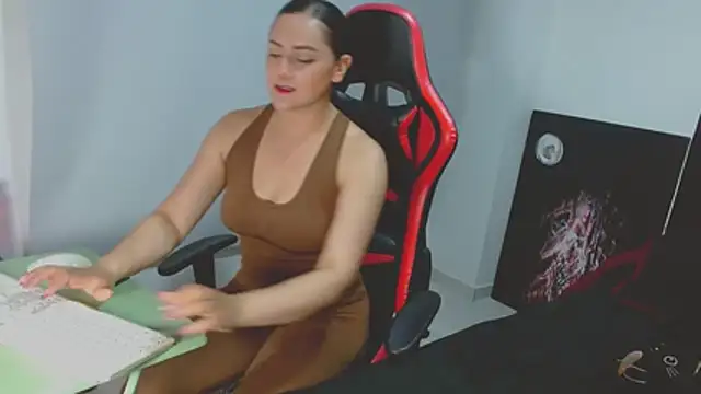 Noamartin  online show from April 6, 11:39 pm