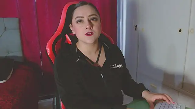 Noamartin  online show from December 2, 10:11 pm