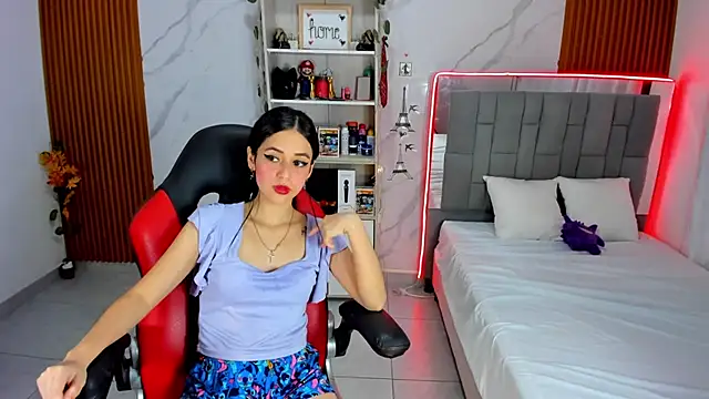 HannaSexyy online show from November 18, 1:43 am