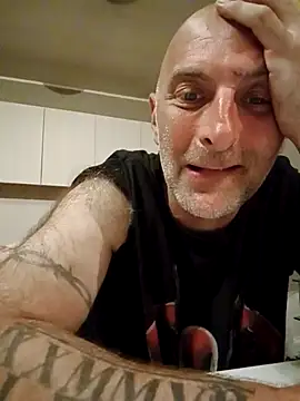 tinybear79 online show from May 27, 9:00 pm