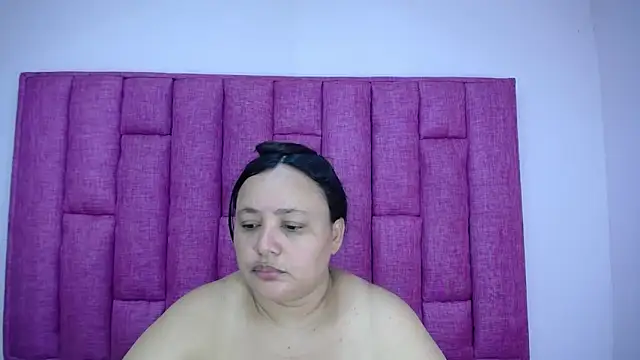 CrushOnMe  online show from October 31, 7:32 pm