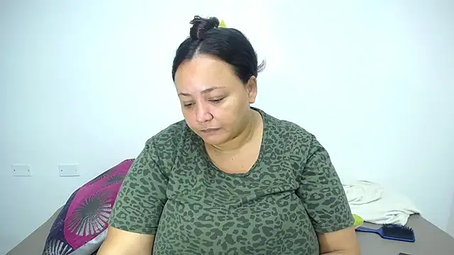 Snapshot of CrushOnMe_ chatting on January 17, 12:42 pm CrushOnMe online show from January 17, 12:42 pm