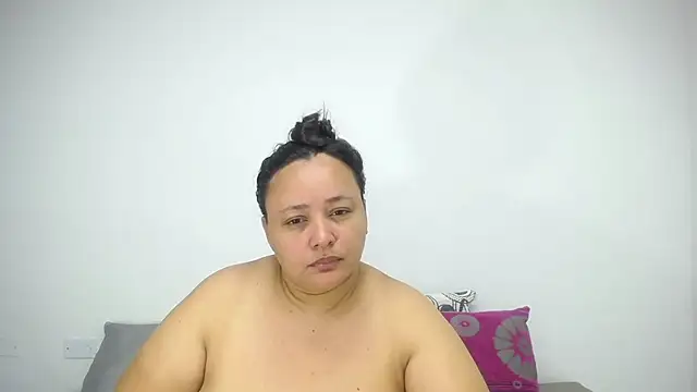 Snapshot of CrushOnMe_ chatting on May 16, 12:53 am CrushOnMe online show from May 16, 12:53 am
