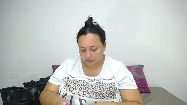 CrushOnMe  online show from March 16, 12:42 pm