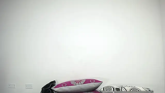 Snapshot of CrushOnMe_ chatting on May 15, 1:58 am CrushOnMe online show from May 15, 1:58 am