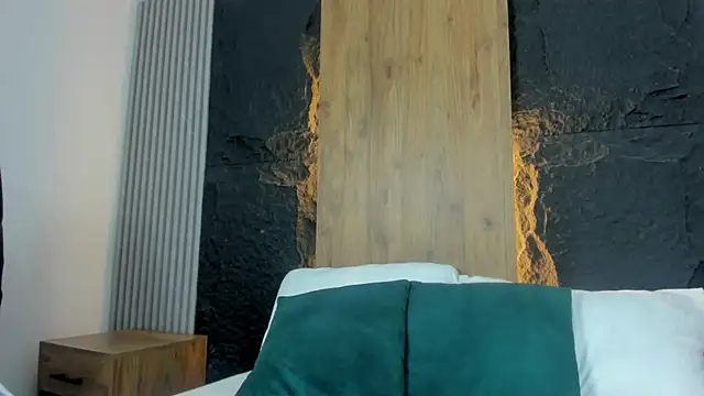 linda montoya online show from April 9, 7:20 pm