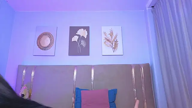 sarah cruzz  online show from December 5, 1:16 am