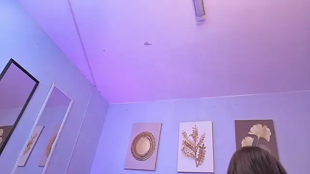 sarah cruzz  online show from March 20, 1:17 am