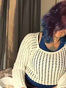 Snapshot of renegade_vyxxen chatting on January 8, 3:23 am renegade vyxxen online show from January 8, 3:23 am