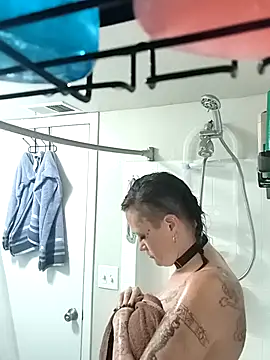 renegade vyxxen online show from March 16, 9:06 pm