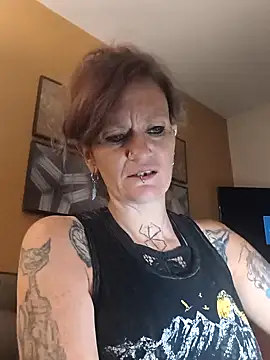 renegade vyxxen online show from April 17, 4:37 am