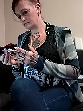 Snapshot of renegade_vyxxen chatting on December 14, 4:34 pm renegade vyxxen online show from December 14, 4:34 pm