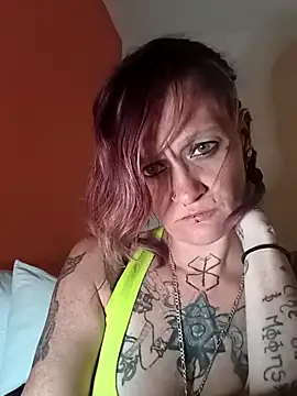 renegade vyxxen online show from March 11, 5:34 am