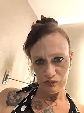 renegade vyxxen online show from March 25, 2:01 am