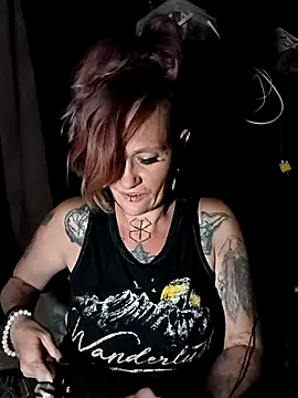 renegade vyxxen online show from April 4, 6:20 am