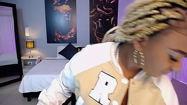 JasmineCampbell  online show from February 7, 1:52 pm