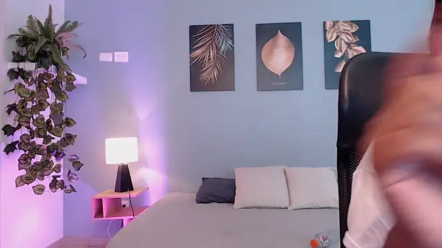 JasmineCampbell  online show from November 12, 8:23 pm