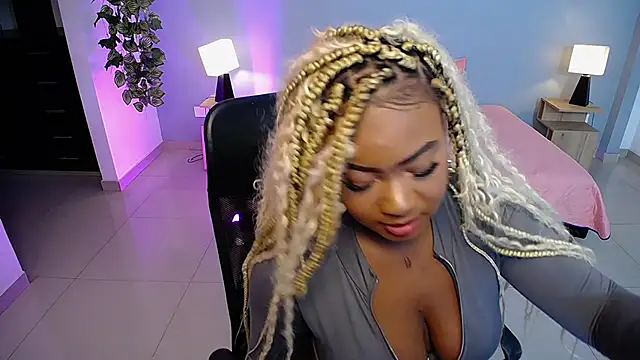 JasmineCampbell  online show from February 6, 1:40 pm