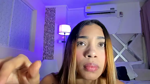 Snapshot of Mari_Mendoza chatting on June 15, 12:44 am Mari Mendoza online show from June 15, 12:44 am