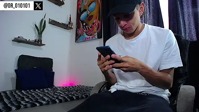 Snapshot of HillAndJack333 chatting on November 23, 12:37 pm HillAndJack333 online show from November 23, 12:37 pm