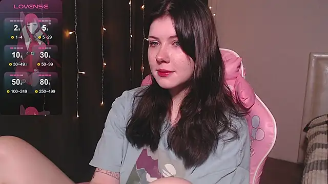 Snapshot of CutieTori chatting on December 11, 10:25 am CutieTori online show from December 11, 10:25 am