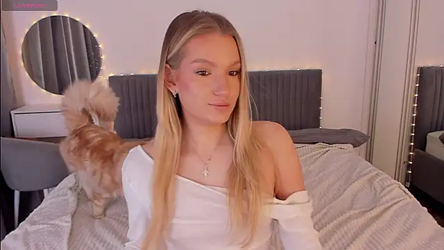 CassieRayss online show from January 12, 6:42 am