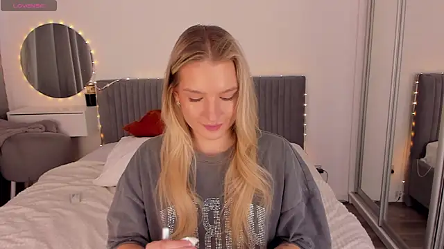 CassieRayss online show from May 2, 10:53 am