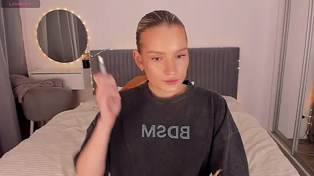 CassieRayss online show from April 23, 2:40 pm