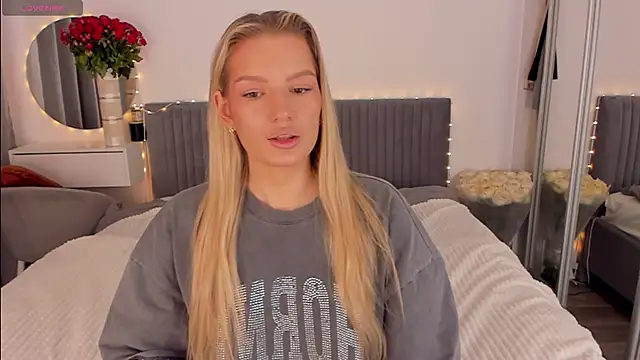 CassieRayss online show from March 26, 11:30 am