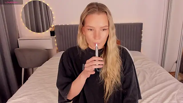 CassieRayss online show from May 16, 8:35 am
